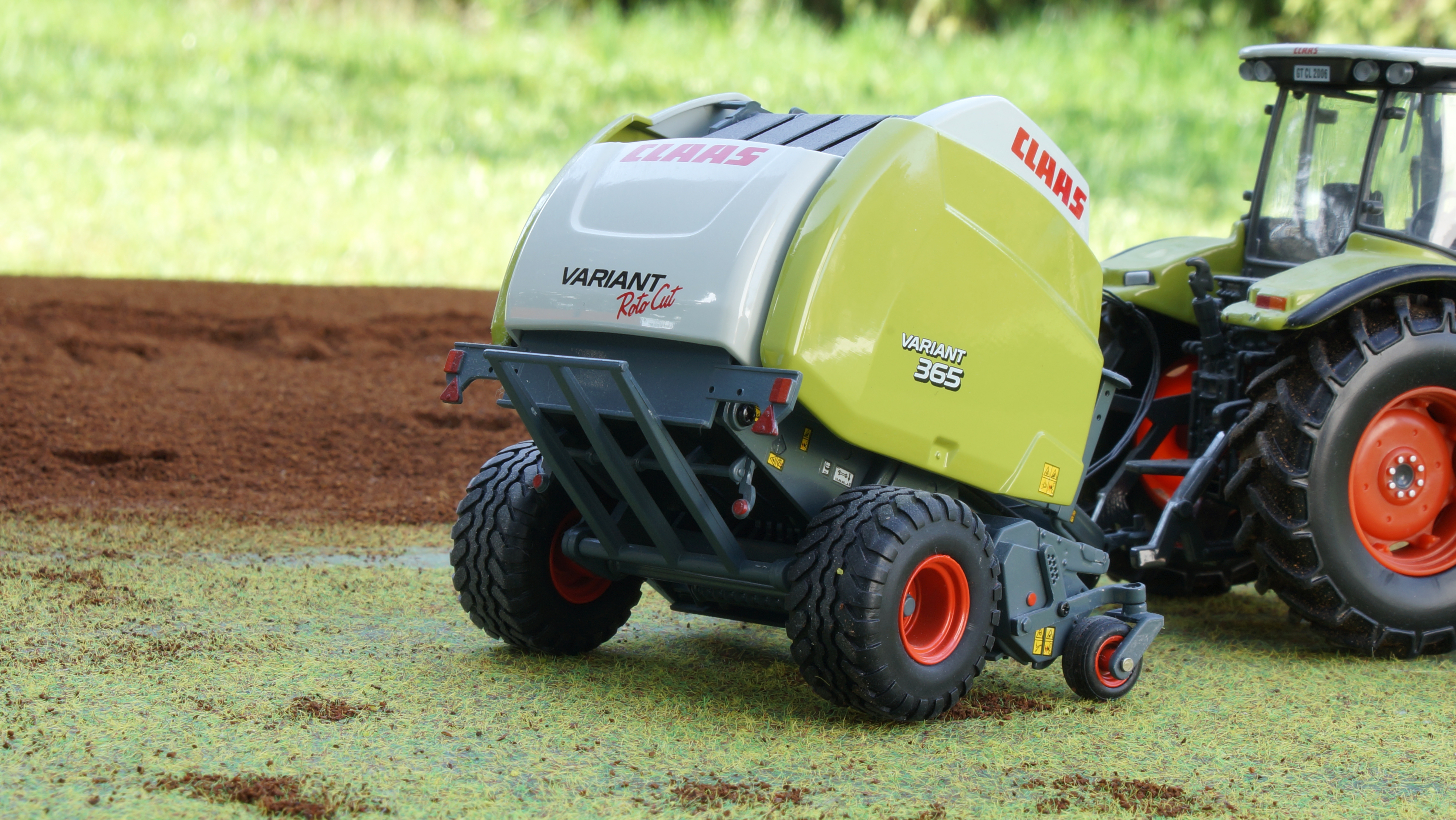 ミニカー UH1/32 CLAAS VARIANT365 UH1/32 CLAAS VARIANT365