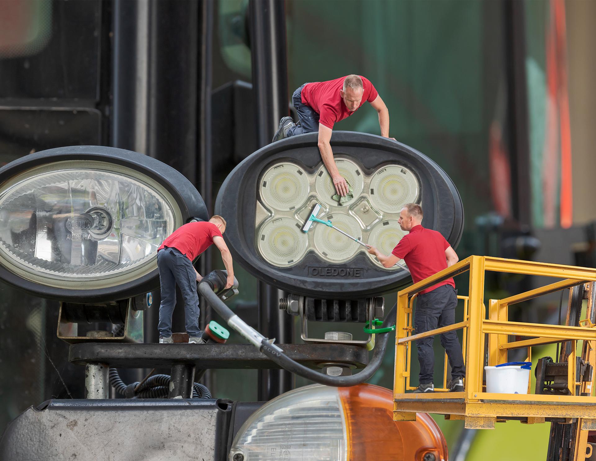 CRAWER LED Hauptscheinwerfer mit 3 Funktionen rund für Fendt